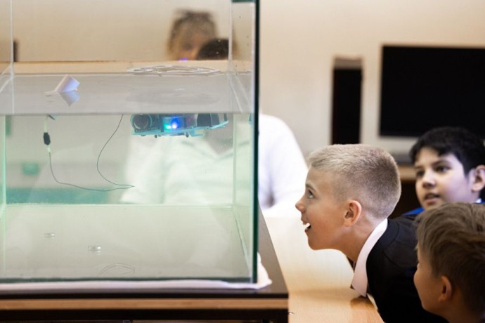 Школьники Владивостока учатся подводной робототехнике с пятого класса