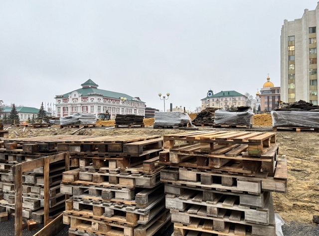 В Саранске перекладывают брусчатку рядом с Советской площадью