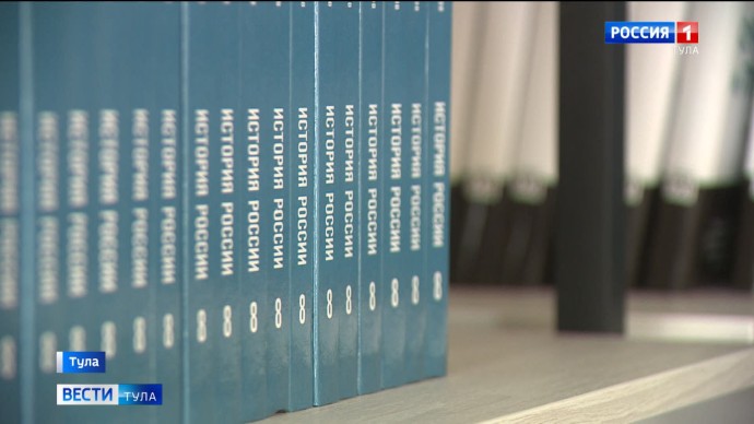 Единые учебники для всех школ: Минпросвещения против дорогих пособий и «разобщенности» знаний