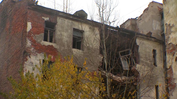 Движение транспорта на улице Розенштейна ограничено в связи с обрушением конструкций дома №39 Движение транспорта на улице Розенштейна ограничено в связи с обрушением конструкций дома №39