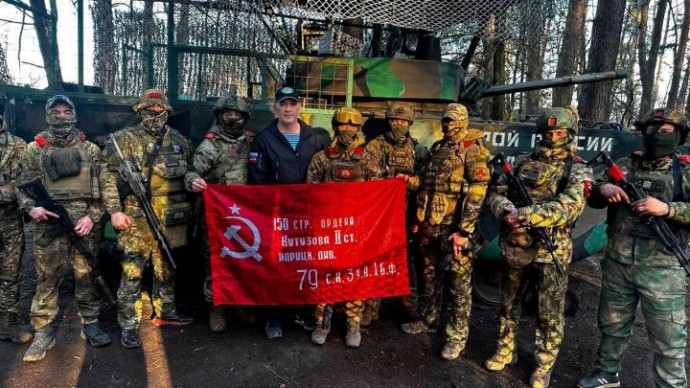 Астраханцы и участники СВО поддержали акцию «Знамя Победы»