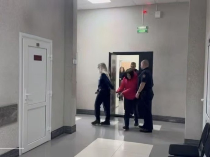 Мать, изрезавшую своего трехлетнего сына, взяли под стражу в Приморье Мать, изрезавшую своего трехлетнего сына, взяли под стражу в Приморье