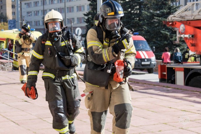В Кирове пожарные провели учения во Дворце культуры железнодорожников