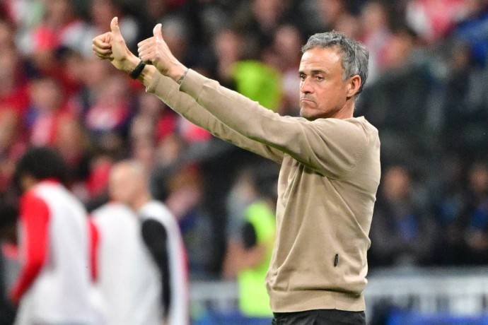 Тренер «ПСЖ» высказался о проблемах с составом перед матчем с «Барселоной»