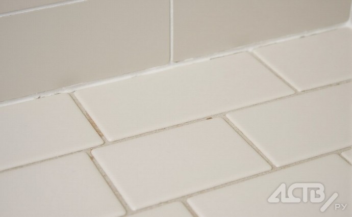 Спорткомплекс на Курилах не захотел выплачивать компенсацию поскользнувшейся на кафеле девочке