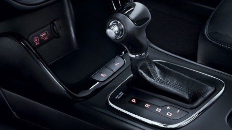 «Автостат»: в России всё чаще приобретают машины с автоматическими трансмиссиями