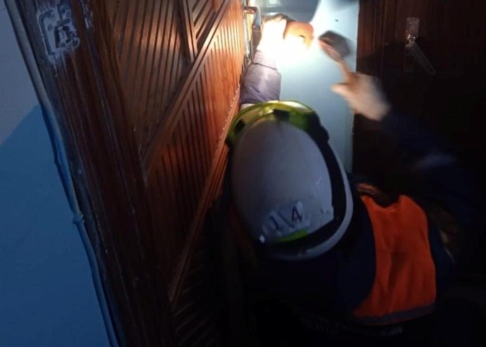 В Пензе спасатели вскрыли квартиру на проспекте Победы