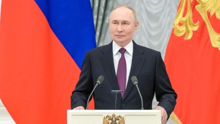 Путин поздравил работников атомной отрасли с ее 80-летием