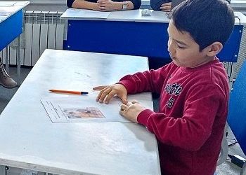 Языковой тест для поступления в амурские школы прошли уже десятки детей-мигрантов