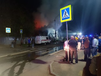 Шесть человек эвакуировали, тушили три часа: страшный пожар произошел в Костроме
