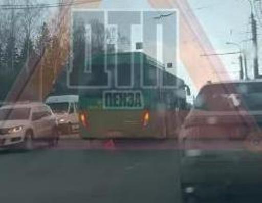 В центре Пензы случилось еще одно ДТП с участием общественного транспорта