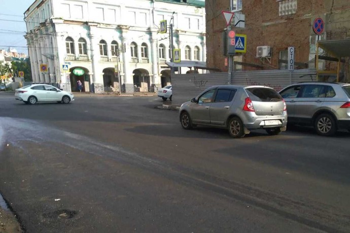 На Гостиной в Орле уложили нижний слой дорожного полотна
