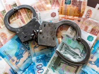 Главврача одного из белгородских медучреждений и её мужа подозревают в мошенничестве