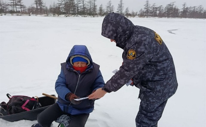 Сезон зимней рыбалки на Сахалине: что нужно знать перед выходом на лёд и какой улов считается законным