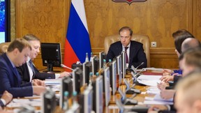 Денис Мантуров провёл совещание по актуализации стратегии развития автомобильной промышленности