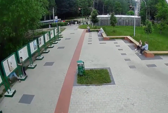 В Арзамасе школьники повредили стенды выставки о Пушкине — личности установлены