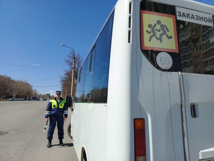 В Магнитогорске выявлены массовые нарушения ПДД водителями маршрутных такси