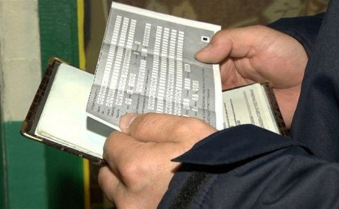 Житель Поронайска прописал у себя трех иностранцев