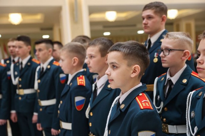 Матвиенко попросила Путина поддержать закон о кадетском образовании