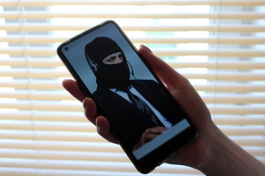 Житель Херсонской области подарил мошенникам более 100 тысяч рублей
