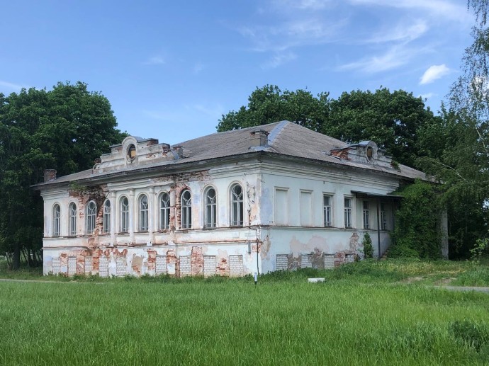 Исторический особняк в Ярославской области выставлен на продажу