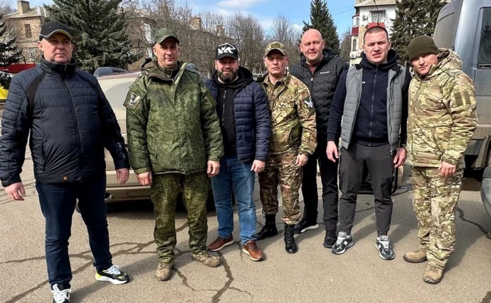 Гуманитарная помощь и поддержка: сахалинцы передали подарки бойцам и школьникам в ДНР