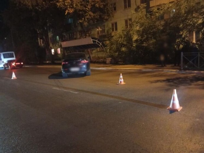 В Астрахани подросток попал под «Мерседес», переходя дорогу на красный свет