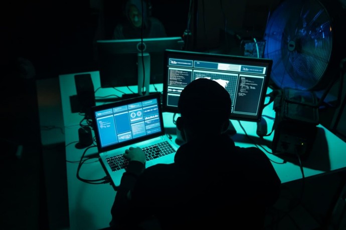 Интернет-мошенники начинают «работать» активнее в праздники