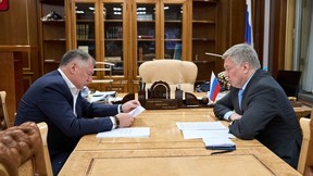 Марат Хуснуллин провёл встречу с губернатором Ульяновской области Алексеем Русских Марат Хуснуллин провёл встречу с губернатором Ульяновской области Алексеем Русских