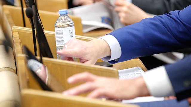 У многодетных семей могут запретить изымать земельные участки за долги