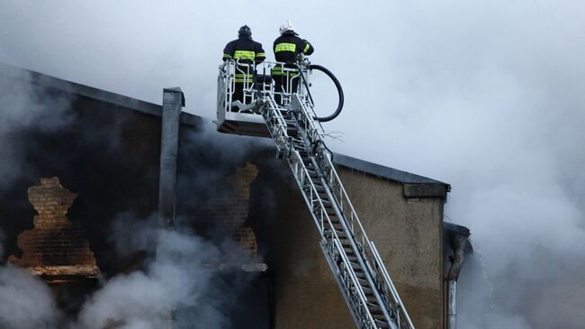 В нежилом здании в центре Москвы вспыхнул пожар
