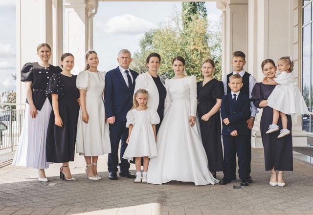 Воспитавшая десятерых детей Наталья Стенюшкина из Мордовии получила звание «Мать-героиня»