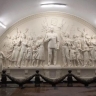 В московском метро открыли скульптурную композицию с Иосифом Сталиным