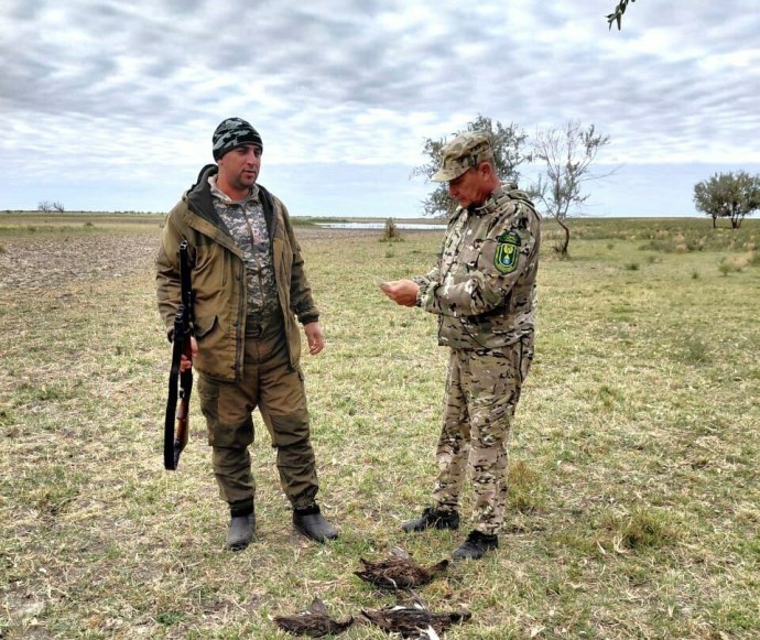 В астраханских охотничьих угодьях выявили нарушителей В астраханских охотничьих угодьях выявили нарушителей