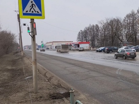 В Саранске у пешеходного перехода обнаружили электрический провод
