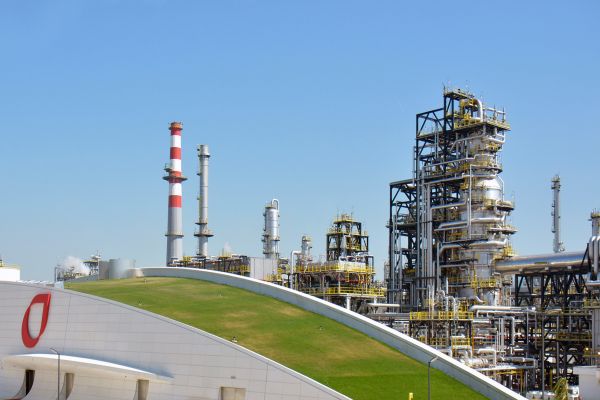 Владелец крупнейших НПЗ Турции передумал отказываться от нефти из России