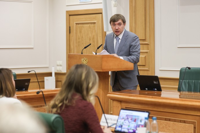 Сенаторы призвали укомплектовать кадрами молодёжные центры в новых регионах