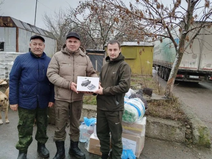 Глава района Башкирии доставил в зону СВО большую партию гуманитарки Глава района Башкирии доставил в зону СВО большую партию гуманитарки