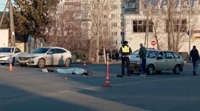 Женщина на асфальте без признаков жизни: на Окружной в Пензе насмерть сбили пешехода