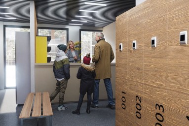 Многофункциональная спортивная площадка появилась в парке у Святого озера