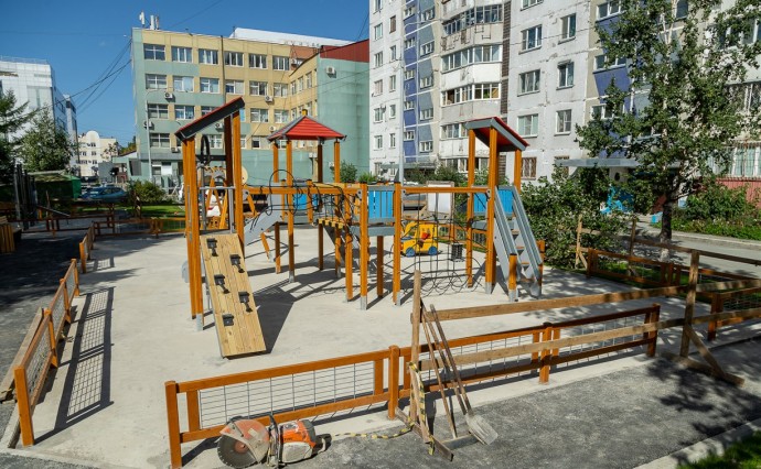 Южно-Сахалинск преображается: новые пространства для отдыха и спорта появляются во дворах