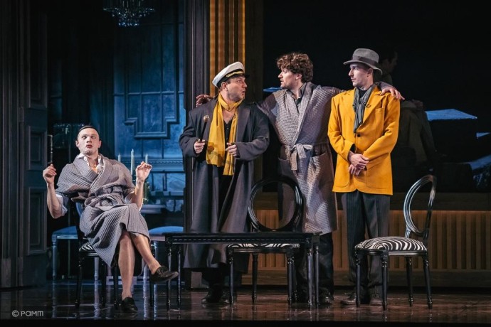 Спектакль-головоломка «Игра интересов» прошел в Российском академическом молодежном театре