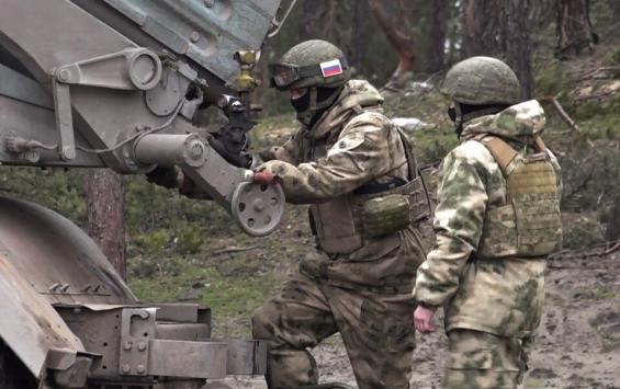 Госдума разрешила служить в армии лицам без гражданства