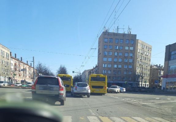 В результате ДТП с автобусом в Ярославле пострадала шестилетняя девочка