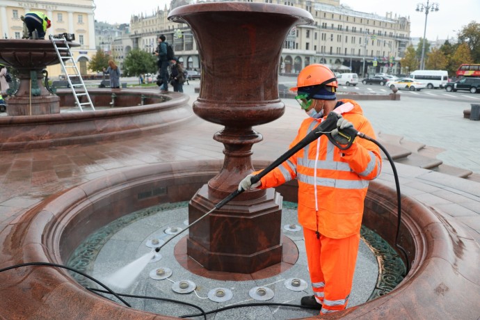 В Москве завершили подготовку фонтанов к зиме В Москве завершили подготовку фонтанов к зиме