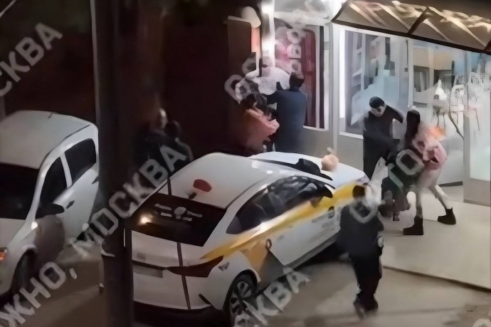 В подмосковной деревне Сапроново вспыхнула массовая драка у пекарни