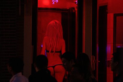 Амстердам решил избавиться от имиджа города грехов. И для этого собирается строить «мегабордель»