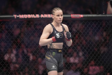 Валентина Шевченко единогласным решением судей победила Фиоро на турнире UFC 315