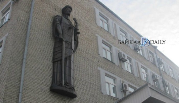 В Улан-Удэ чиновников заставили ускориться с расселением дома-развалюхи В Улан-Удэ чиновников заставили ускориться с расселением дома-развалюхи