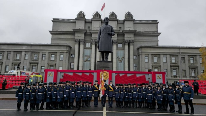 В одном строю: пермские кадеты прошли торжественным маршем на XV юбилейном Параде Памяти